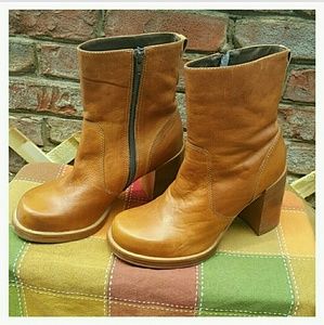 BONGO Leather Chunk Heel Boots EUC
